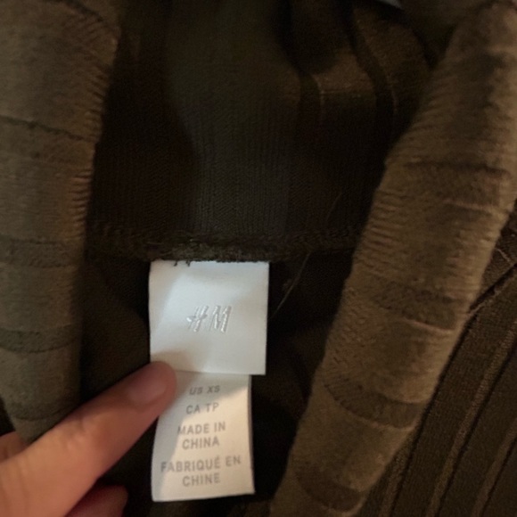 H&M Olive Long Sleeve Dress - Picture 3 of 4